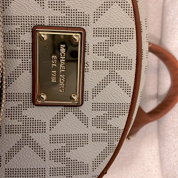 Michael Kors Cream and brown zip backpack - Picture 12 of 12